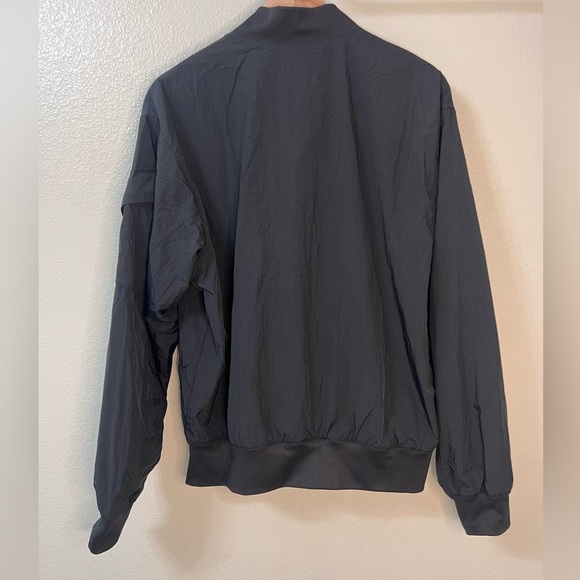 Jordan Essentials Lightweight Nylon Renegade Jacket Medium - Picture 6 of 7